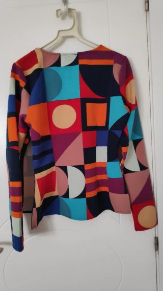 Blusa Minueto Estampada Geometría Manga Larga