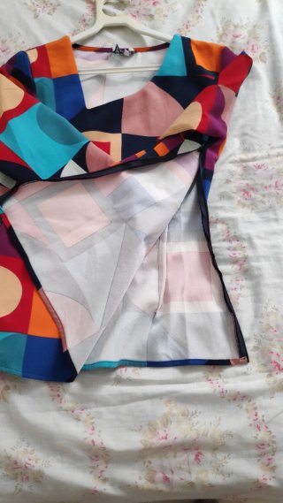 Blusa Minueto Estampada Geometría Manga Larga