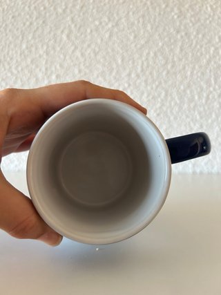 Taza cerámica azul diseño nubes