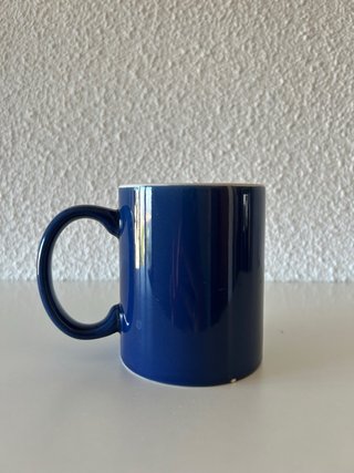 Taza cerámica azul diseño nubes