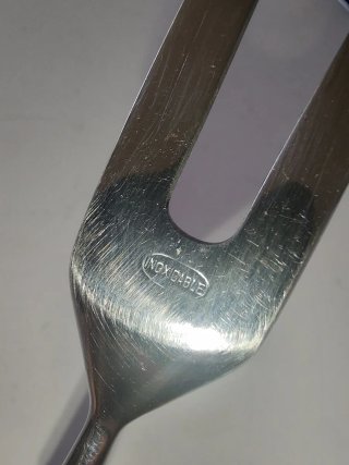 Cuchillo y Tenedor Valenti