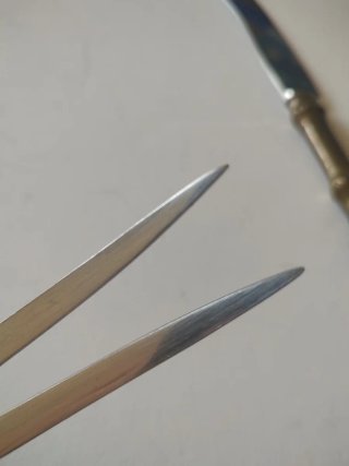 Cuchillo y Tenedor Valenti