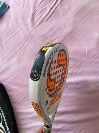 SANE. Pala de pádel con funda