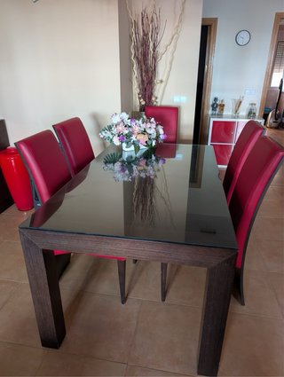Mesa de comedor cristal y madera. 6 sillas