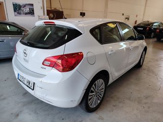 Opel Astra 2014