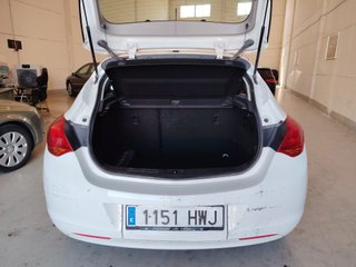 Opel Astra 2014