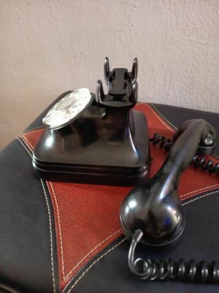 Teléfono Antiguo Negro