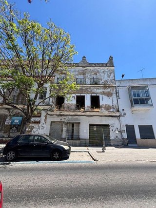 Edificio en venta en La Banda - Campo de Fútbol en Chiclana de la Frontera
