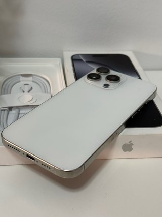 iPhone 16 Pro Max 256GB - Batería 90%