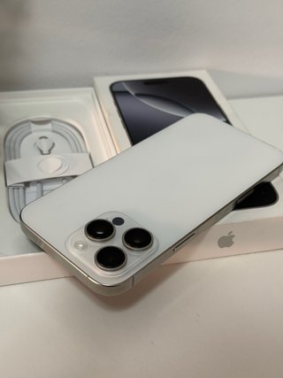 iPhone 16 Pro Max 256GB - Batería 90%
