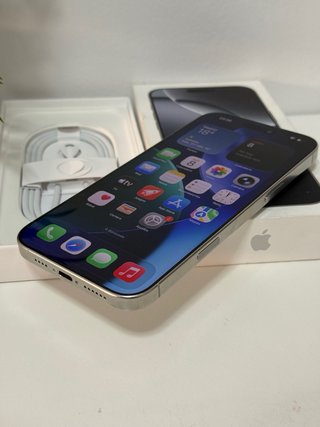 iPhone 16 Pro Max 256GB - Batería 90%