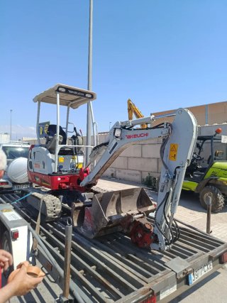 Excavadora Takeuchi Giratoria