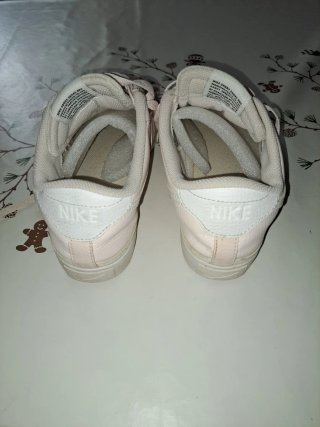Zapatillas Nike Rosa y Blanco 40.5