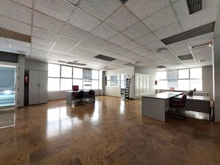 Local comercial en alquiler en Playa de la Fontanilla en Marbella