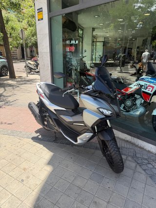 Aprilia SR GT 125 Scooter Automática