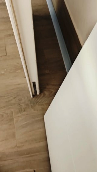 Puerta doble de madera moderna