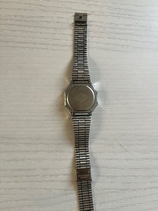 Relojes Casio Digitales (Oro y Plata)