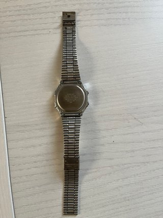 Relojes Casio Digitales (Oro y Plata)