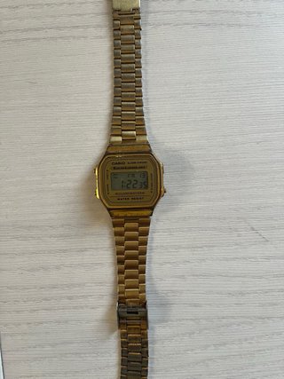 Relojes Casio Digitales (Oro y Plata)