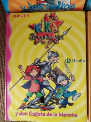 4 libros de la serie Kika superbruja.