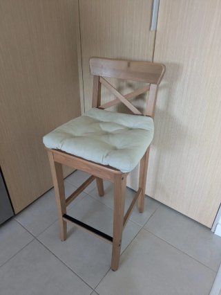 Taburetes de madera Ikea (2 unidades)