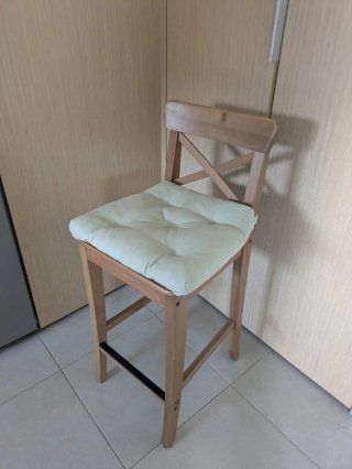 Taburetes de madera Ikea (2 unidades)