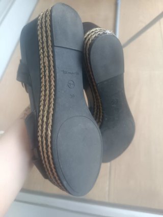 Sandalias cuña Tamaris negras talla 38