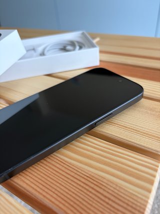 iPhone 15. 128GB. Negro