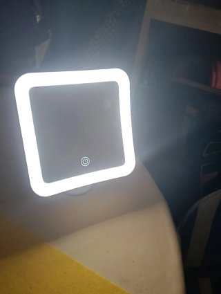 Secador de pelo y espejo aumento con luz