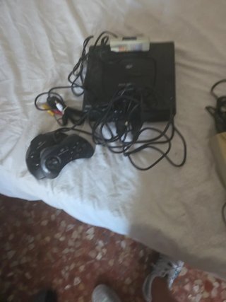 Sega Saturn con 2 mandos
