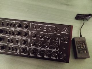 Sintetizador Behringer PRO-800 solo pago en mano