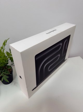 MacBook Pro 14 M5 16 RAM 1TB NUEVA A ESTRENAR