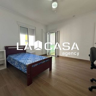 Piso en alquiler en Cruz Roja en Sevilla