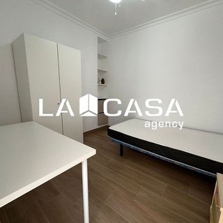 Piso en alquiler en Cruz Roja en Sevilla