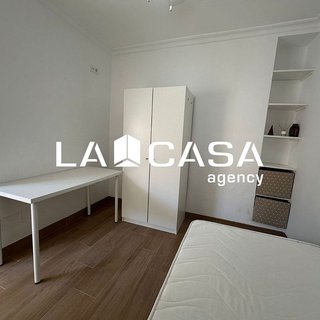 Piso en alquiler en Cruz Roja en Sevilla