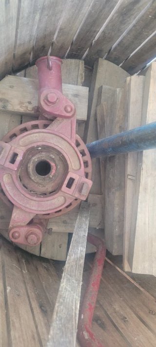 Prensa de vino de madera