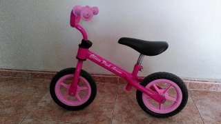Bicicleta de equilibrio rosa Chicco First Bike