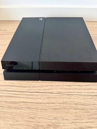 PlayStation 4 500GB con mando y cámara PS4