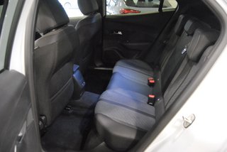 Peugeot 2008 HYBRID 145 e-DCS6 ALLURE 2025