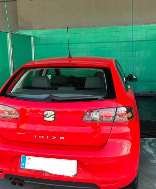Lavado y limpieza de vehículos completo