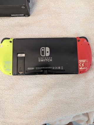Nintendo Switch V1 con mando N-Switch y Zelda TOTK