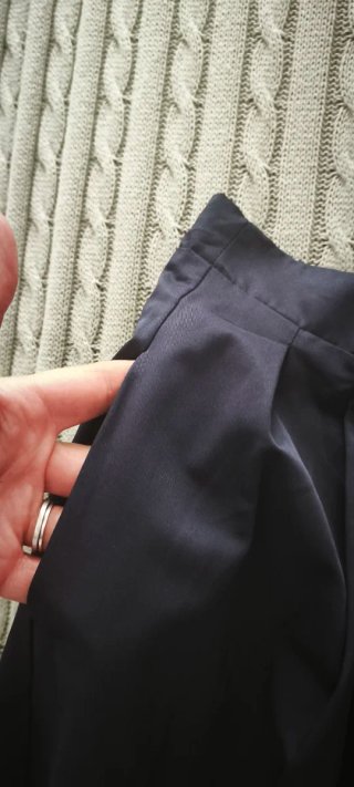 Falda vuelo Stradivarius azul marino