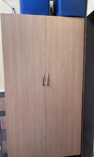 Armario de madera