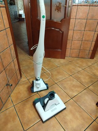 Aspirador Kobold VK 100 con accesorios