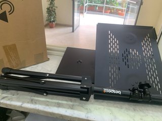 Video proiettore led piu supporto  scatolato nuovo