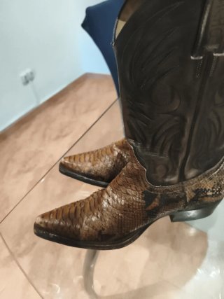 Botas de piel de cocodrilo para hombre
