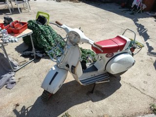 Vespa P200DN Scooter Clásica