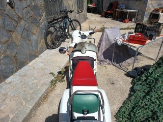 Vespa P200DN Scooter Clásica