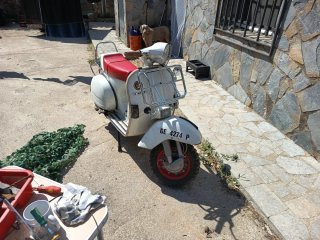 Vespa P200DN Scooter Clásica