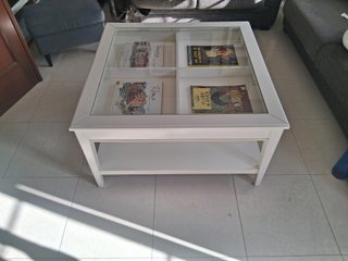 Mesa de centro blanca con cristal